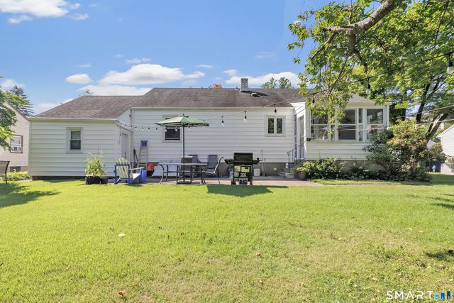 172 Crestview Drive, Bridgeport, CT 06606