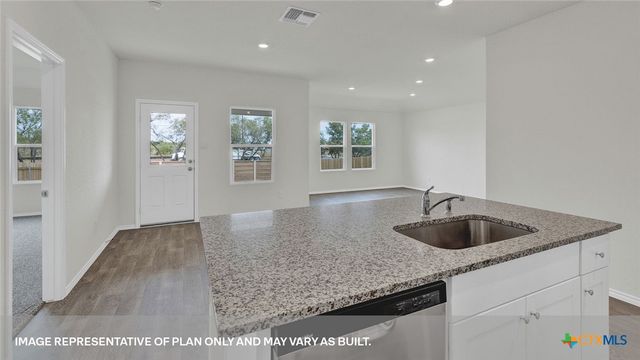 323 BOATMAN Cove, Seguin, TX 78155