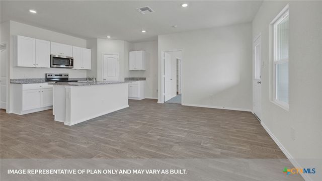 323 BOATMAN Cove, Seguin, TX 78155