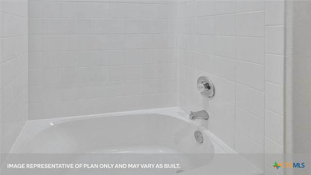 323 BOATMAN Cove, Seguin, TX 78155