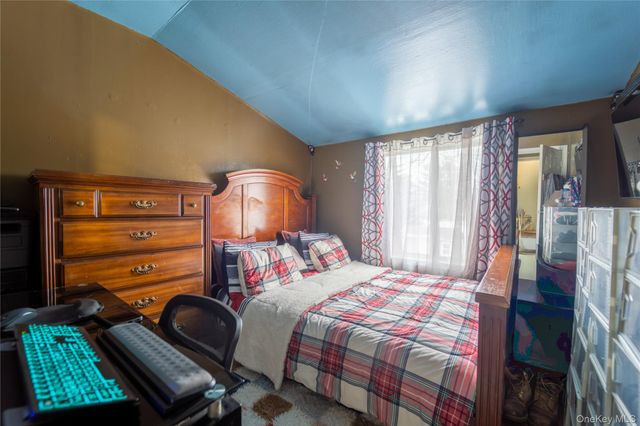 382 Jamaica Avenue, Medford, NY 11763