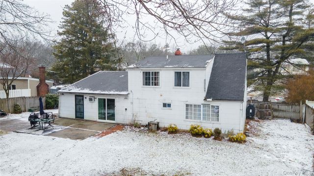 382 Jamaica Avenue, Medford, NY 11763