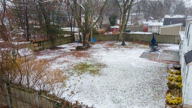 382 Jamaica Avenue, Medford, NY 11763