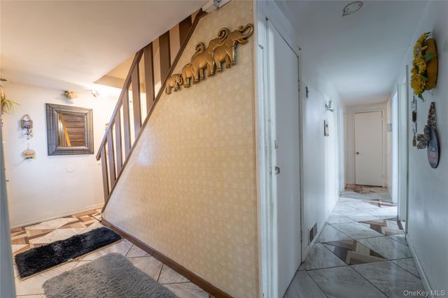 382 Jamaica Avenue, Medford, NY 11763