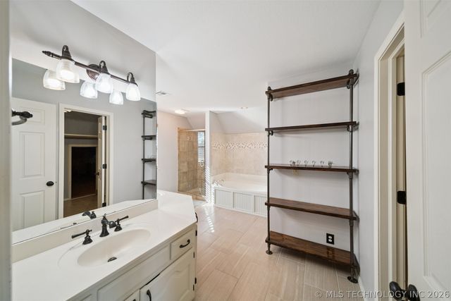 1205 E Dover Street, Broken Arrow, OK 74012