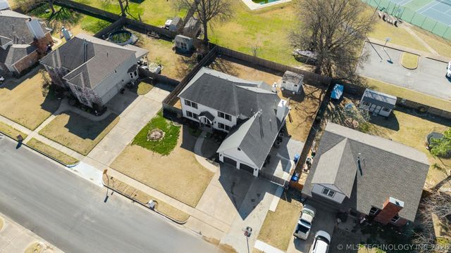 1205 E Dover Street, Broken Arrow, OK 74012