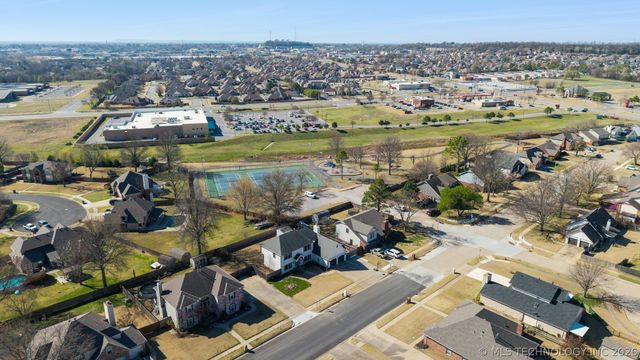 1205 E Dover Street, Broken Arrow, OK 74012