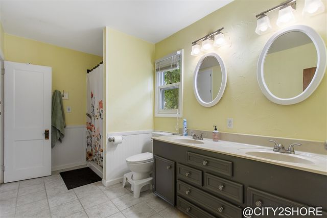 2317 Collingwood Avenue, Wyoming, MI 49519