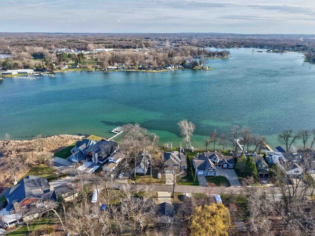 13296 Haddon Street, Fenton, MI 48430