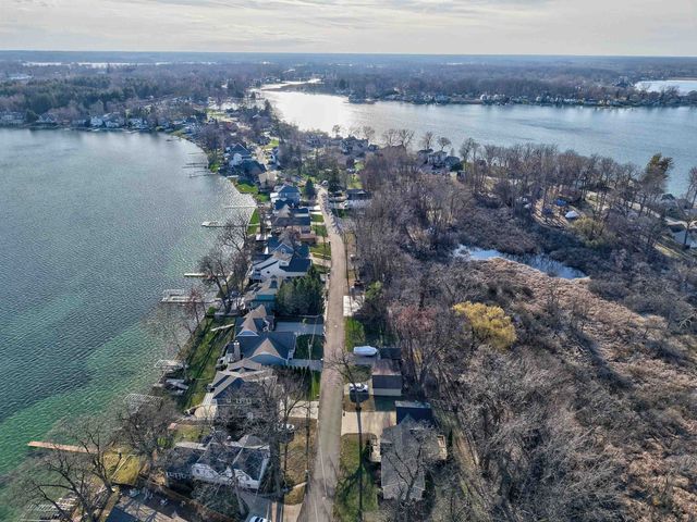 13296 Haddon Street, Fenton, MI 48430