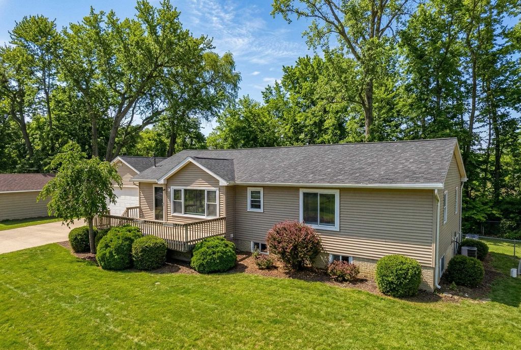 13296 Haddon Street, Fenton, MI 48430