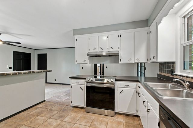 7249 Willow Creek Dr, Nashville, TN 37221