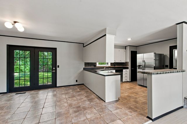 7249 Willow Creek Dr, Nashville, TN 37221