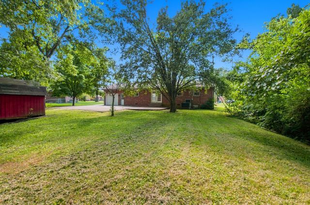 7249 Willow Creek Dr, Nashville, TN 37221
