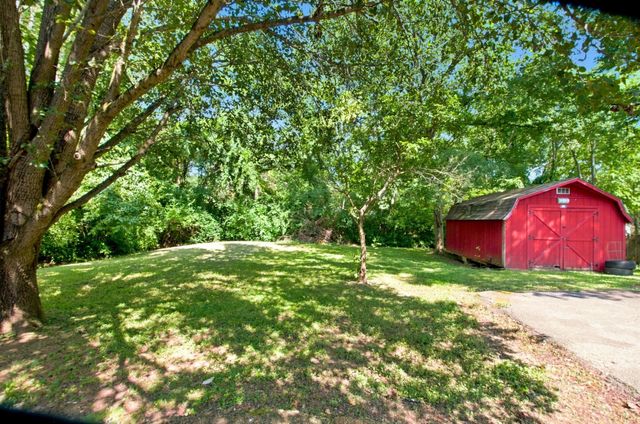7249 Willow Creek Dr, Nashville, TN 37221
