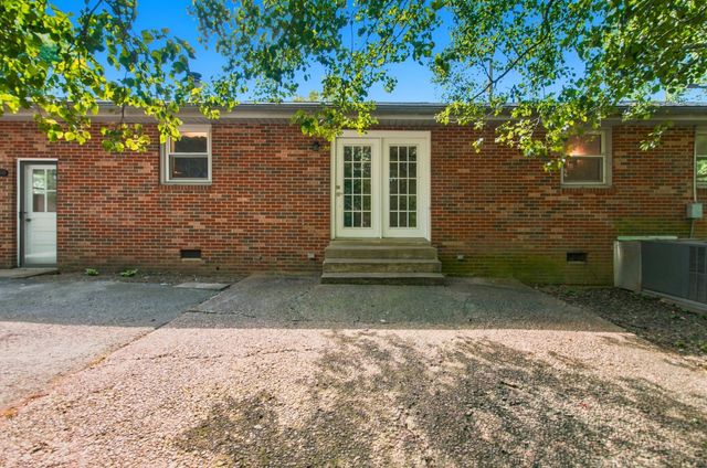 7249 Willow Creek Dr, Nashville, TN 37221