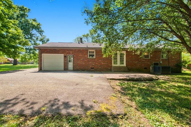 7249 Willow Creek Dr, Nashville, TN 37221