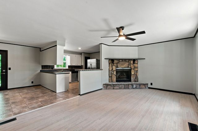7249 Willow Creek Dr, Nashville, TN 37221
