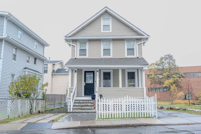 11 Burritt Avenue, Norwalk, CT 06854