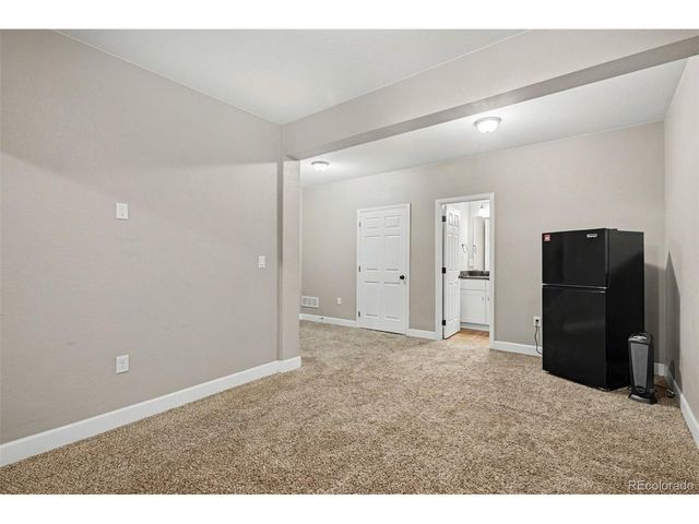 818 S Kalispell Cir 102, Aurora, CO 80017