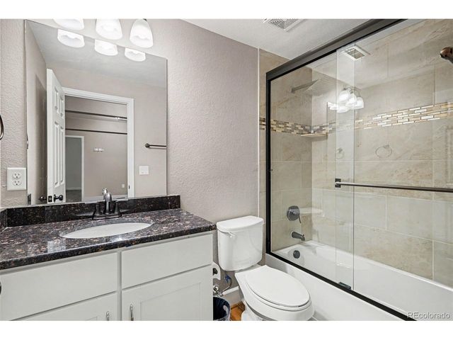 818 S Kalispell Cir 102, Aurora, CO 80017