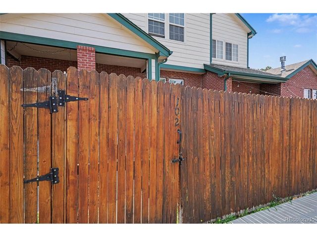 818 S Kalispell Cir 102, Aurora, CO 80017