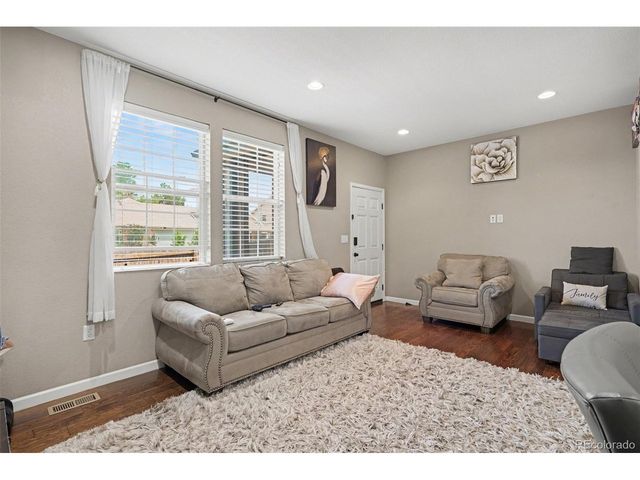 818 S Kalispell Cir 102, Aurora, CO 80017