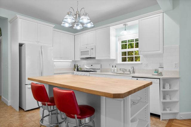 990 NE Wiest Way, Bend, OR 97701