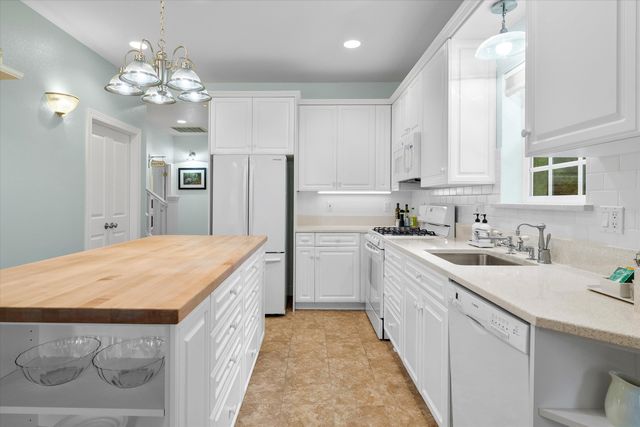 990 NE Wiest Way, Bend, OR 97701