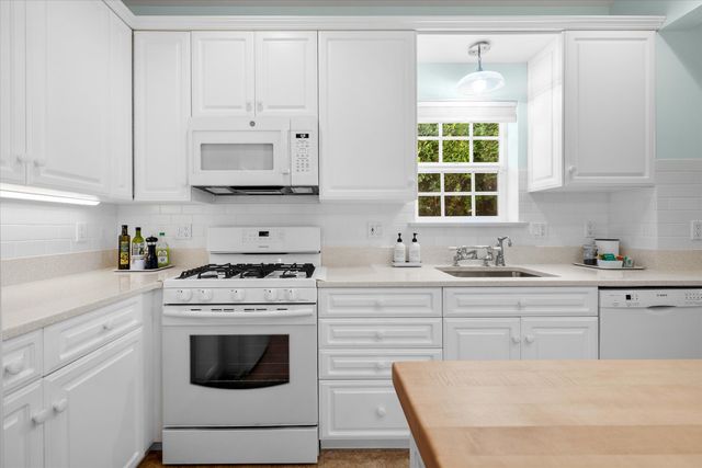 990 NE Wiest Way, Bend, OR 97701