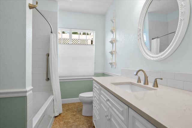 990 NE Wiest Way, Bend, OR 97701