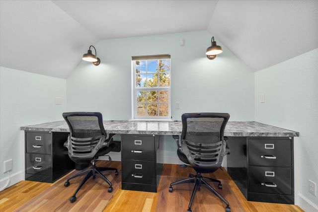 990 NE Wiest Way, Bend, OR 97701