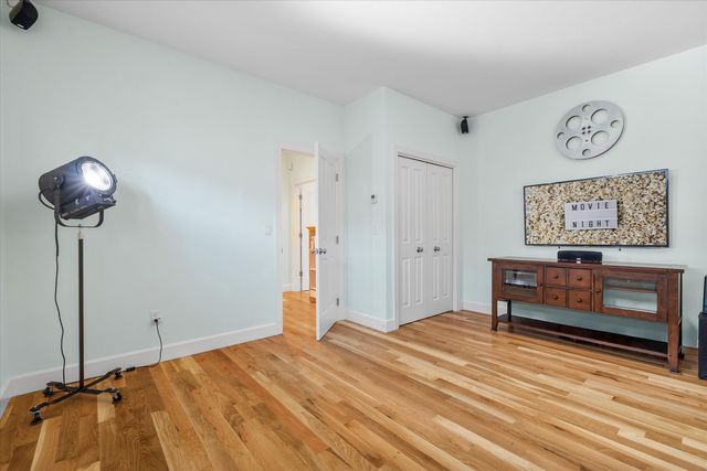 990 NE Wiest Way, Bend, OR 97701