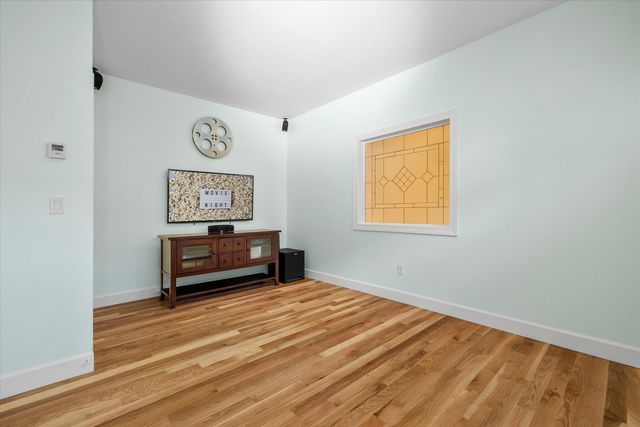 990 NE Wiest Way, Bend, OR 97701