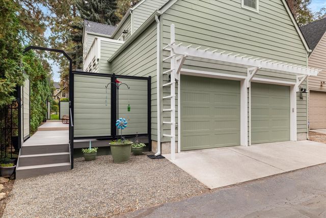 990 NE Wiest Way, Bend, OR 97701