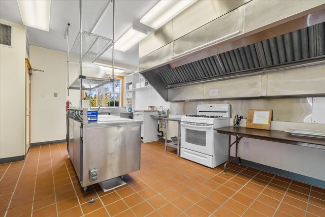 990 NE Wiest Way, Bend, OR 97701