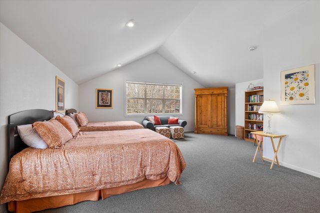 990 NE Wiest Way, Bend, OR 97701