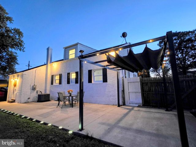 5918 ROBIN LN, Suitland, MD 20746