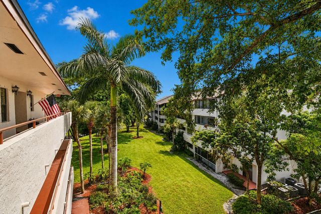 12524 SHORELINE Drive 404, Wellington, FL 33414