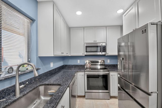 12524 SHORELINE Drive 404, Wellington, FL 33414