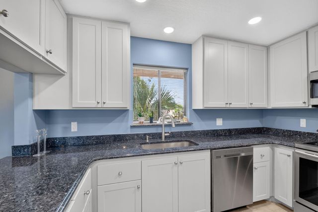 12524 SHORELINE Drive 404, Wellington, FL 33414