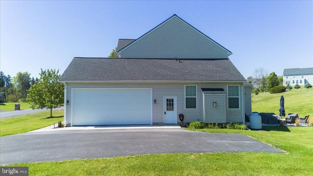 74 HEWITT DR, Martinsburg, WV 25403