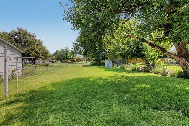 1225 E 25th Court, Des Moines, IA 50317