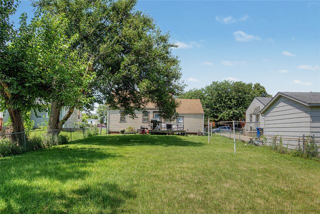 1225 E 25th Court, Des Moines, IA 50317