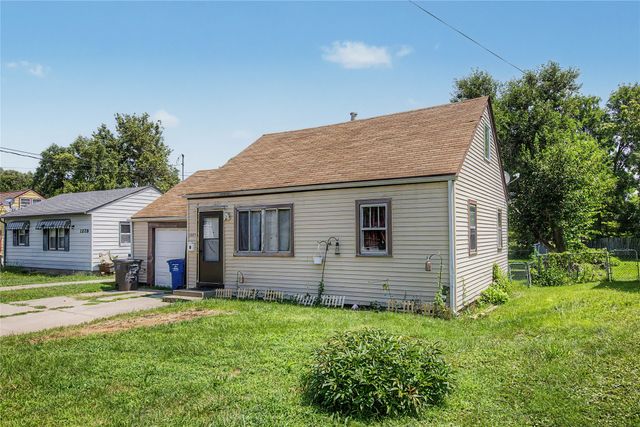 1225 E 25th Court, Des Moines, IA 50317