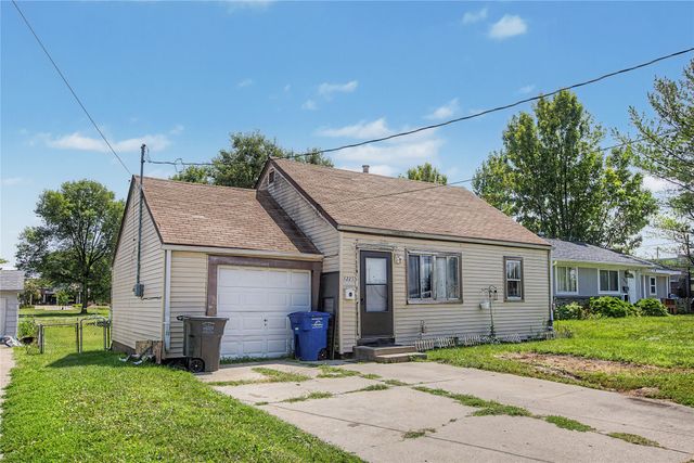 1225 E 25th Court, Des Moines, IA 50317