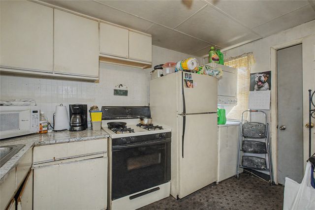 1225 E 25th Court, Des Moines, IA 50317