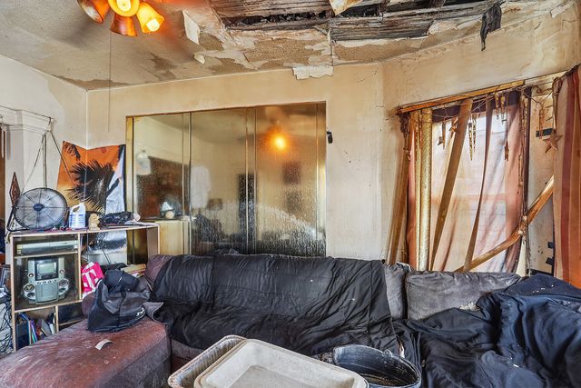 7127 S Artesian Avenue, Chicago, IL 60629