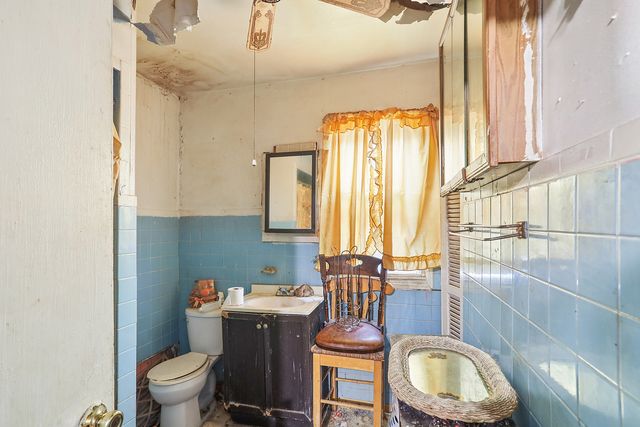 7127 S Artesian Avenue, Chicago, IL 60629