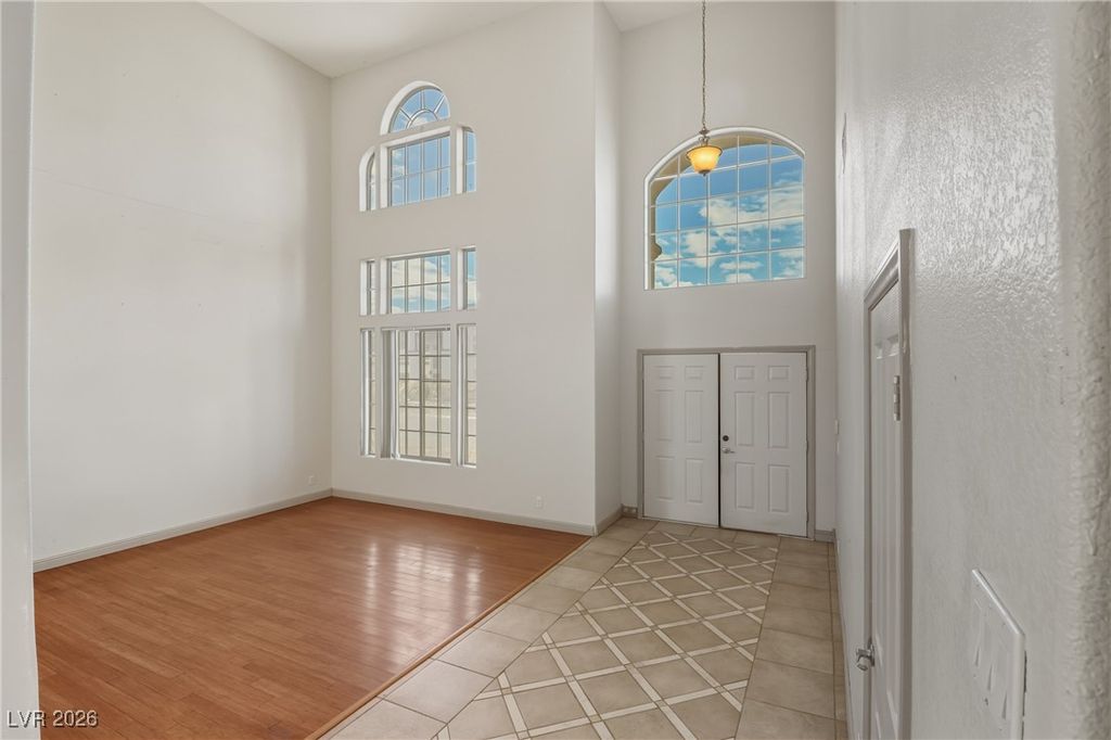 Image 10 of property listing at 504 Sunrise Villa Drive, Las Vegas, NV 89110